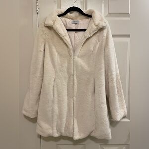 Ebby And I Plush Cream Teddy Jacket. So soft and warm! Size M